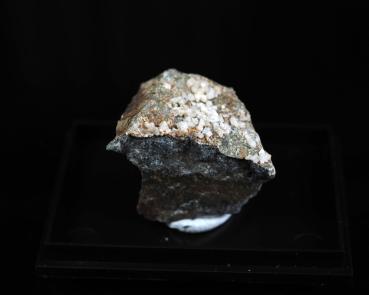 Heulandite-Sr